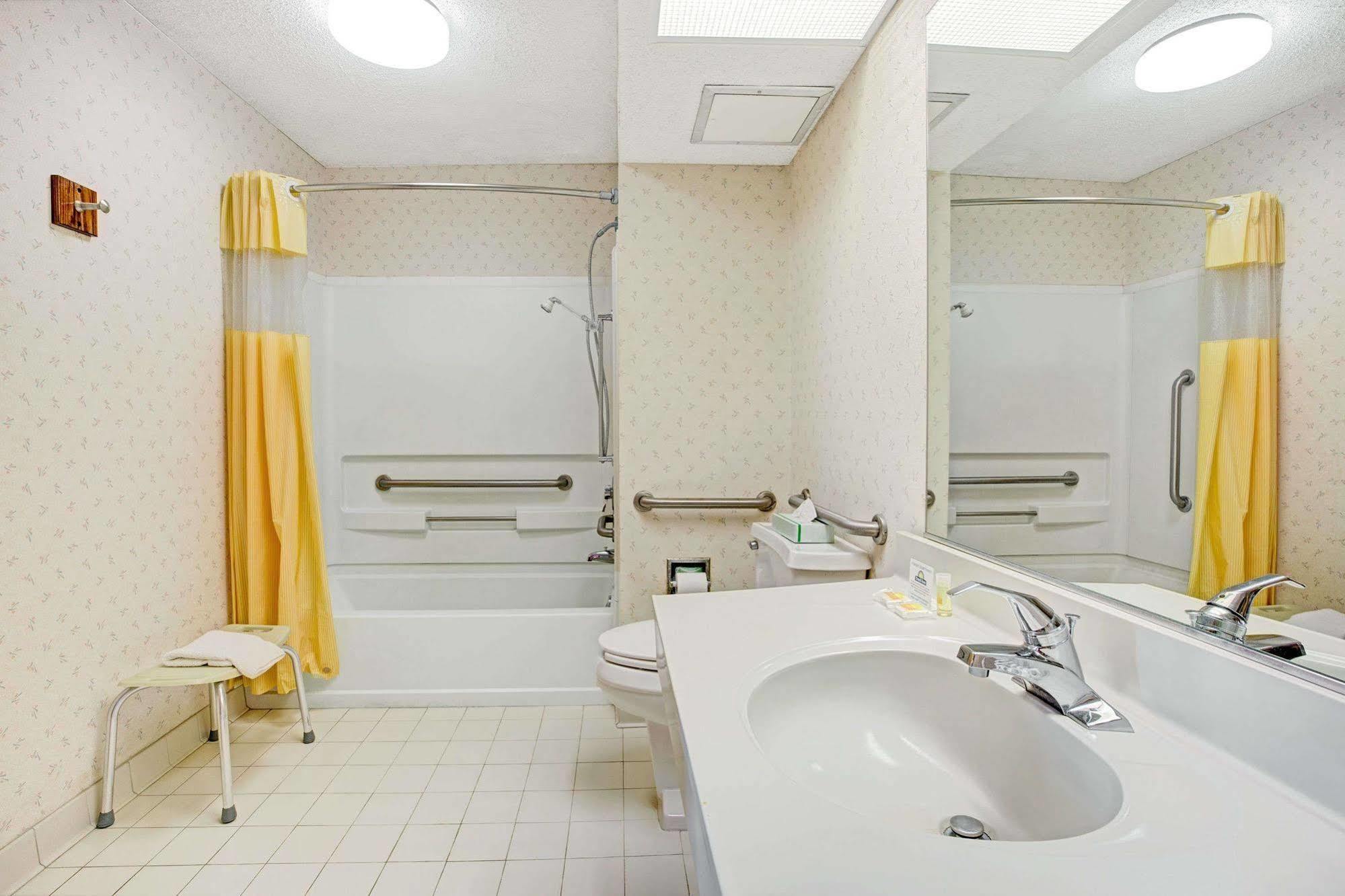 Days Inn Lake Norman 고르넬리우스 외부 사진
