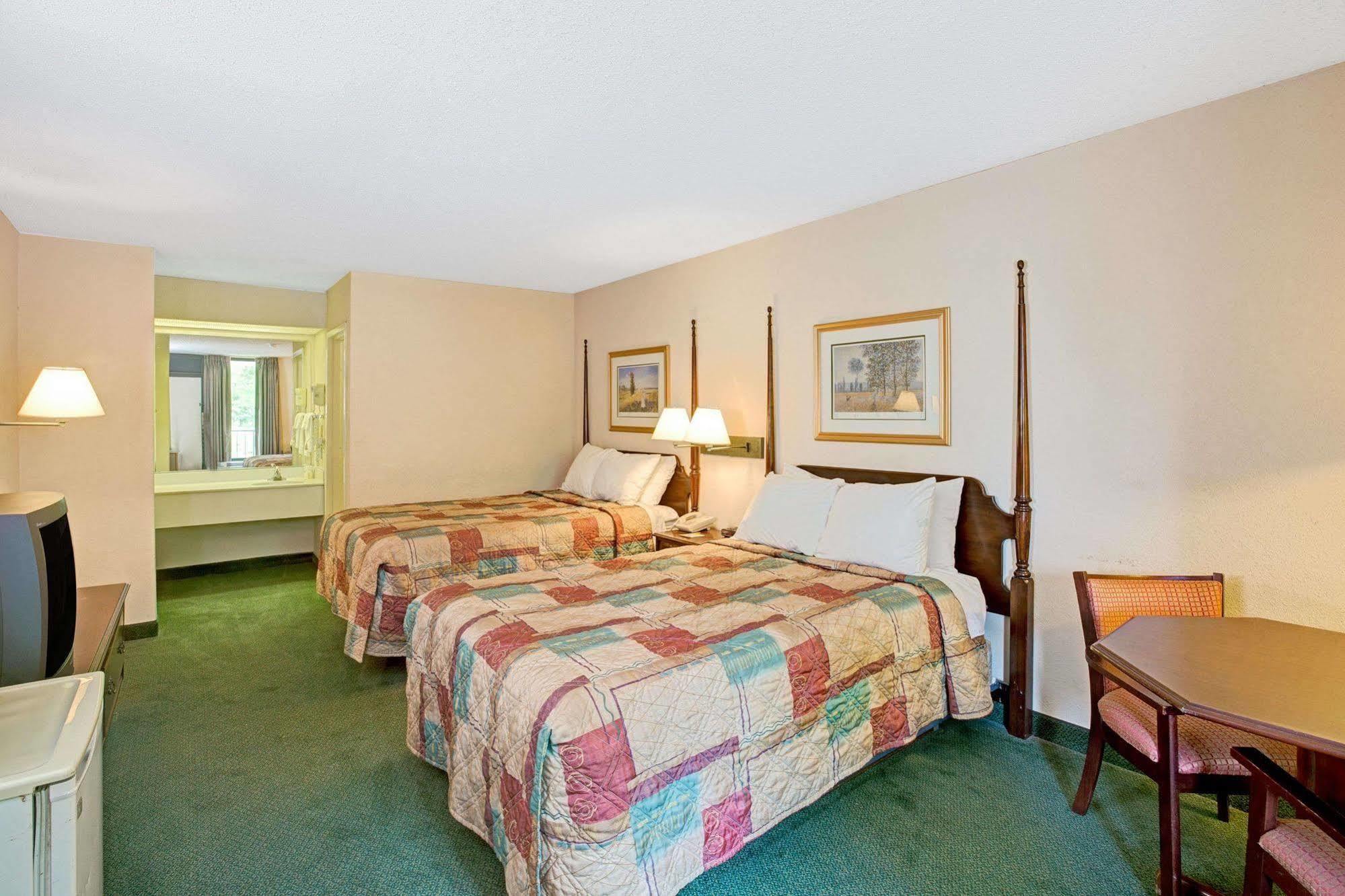 Days Inn Lake Norman 고르넬리우스 외부 사진